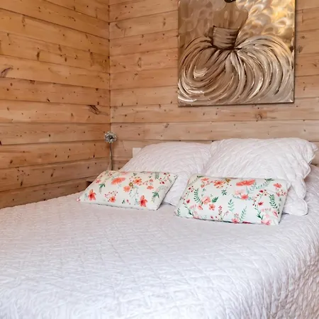 Casa de Férias Maison Cosy Avec Piscine à *
