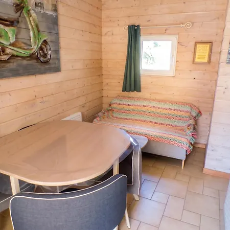 Casa de Férias Maison Cosy Avec Piscine à *